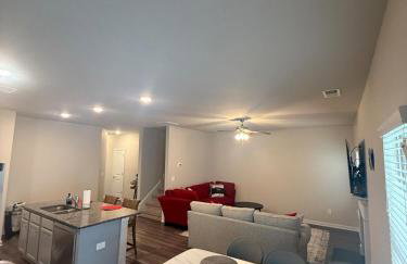 Stay in a brand new townhome in Winder! - Foto 9