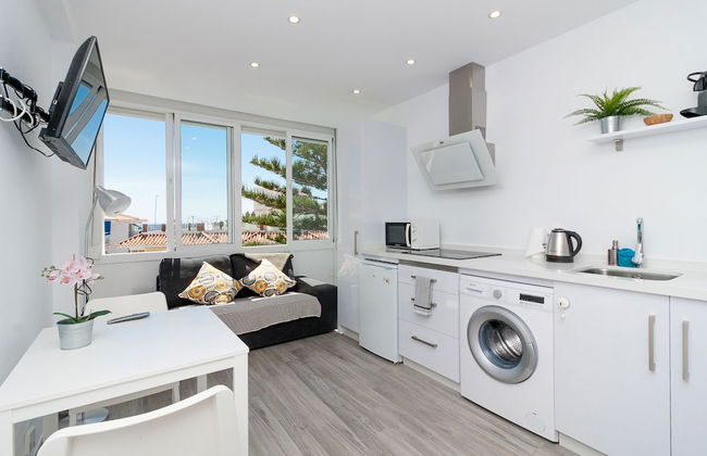 Cool and White Apartment Torrecilla Playa - Photo 5