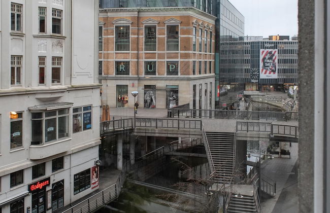 Sanders Boulevard - Smart 3-bdr Apt By the Canal - Photo 31