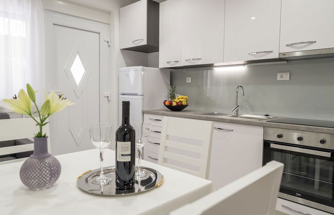 Drop In Split Suites - Photo 15