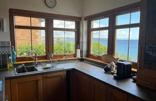 Luxury Seaside Home with Incredible Views - Foto 9