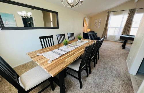 4BR Family Home, Private Pool & BBQ, Near Strip - Foto 19