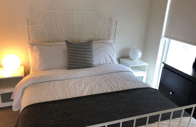 Deluxe Corner Suite - By Elite Suites - Photo 1