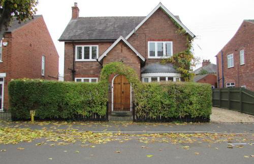 Large 4 bed detached house with parking - Foto 51