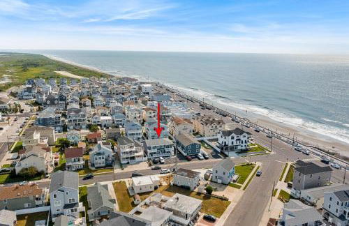 Beach Block Parking Modern Decor Porch - Foto 29