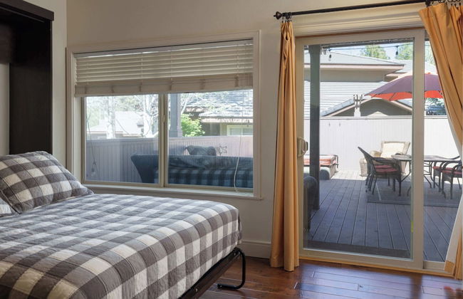 Perfect Basecamp for Mt. Bachelor With Hot Tub - Photo 20