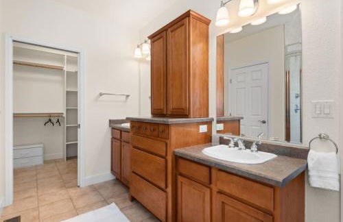 Mountain Retreat Sleeps 10 with Pool Table and Arcade - Foto 31