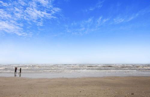 Bermuda Beachfront by Ryson Vacation Rentals - Photo 57