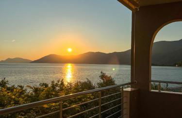 Mangata Seaside Hotel - Photo 37