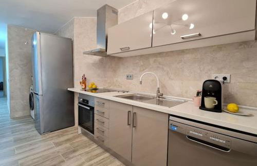 Precioso Apartamento Acondicionado al Lado del MAR - Photo 13