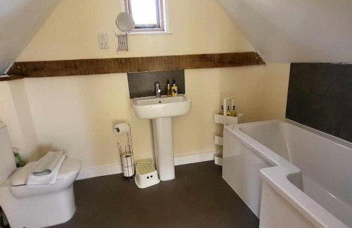 2 Coopers Cottages, Bodiam, East Sussex - Photo 5