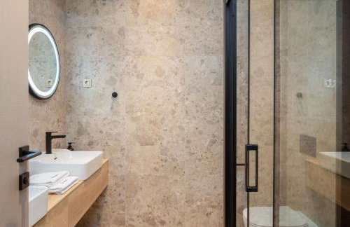 Luxury Villa Dolac near Split, airport, complete privacy, infinity heated pool - Photo 52