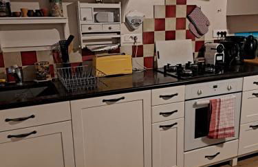 La Maison du Donjon - Gites de 8 personnes, parking privé avec jardin terrasse - Foto 42