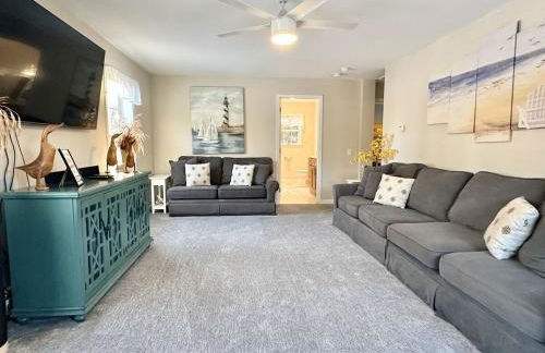 Waterfront Family & Pet Friendly Home with Hot Tub "Sandpiper Shores" - Foto 59