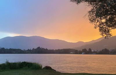 Lakefront Apartment with Panoramic Pool - Foto 24