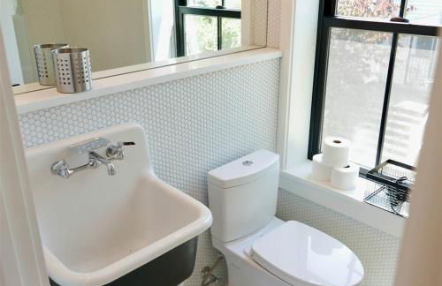 The Chic Carriage house in Shaw Sleeps 2 - Foto 14