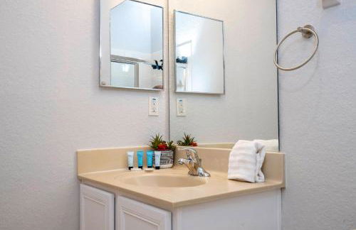 Cozy 4BR Regal Oaks close to Disney - Foto 28