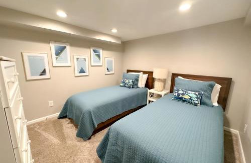 Lakefront 5 Bedroom Vacation Home - Sleeps 12! - Foto 30