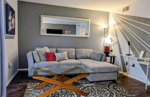 Exclusive Townhome - Central Raleigh Location - Foto 1