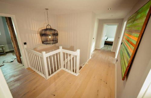 Renovated Semi-Detached House With Garden Views - Foto 19