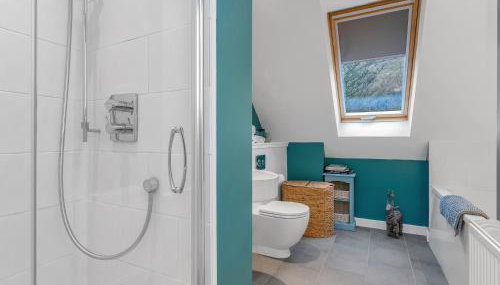 Cheerful Stays: 4 Bedroom Cottage in Arrochar - Foto 4