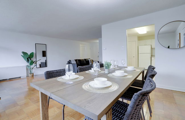 Convenient Apt Near Airport - Photo 13