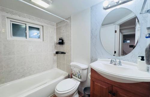 Entire 4 bedroom familyfriendly basement apartment, MetroWalk - Foto 43