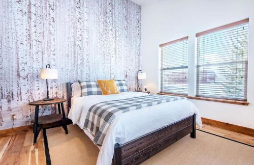 Family Fun Fireplace & Huge Deck - Photo 33