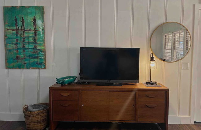 Surf Shack - Steps To The Beach, Lush Fenced Backyard 4 Bedroom Cottage - Foto 11