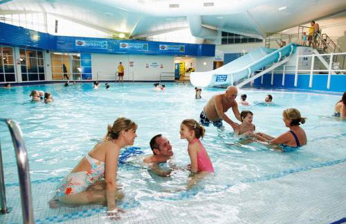 Family Seaside Retreat Private Stay at 5-Star Rockley Holiday Park Poole - Photo 30