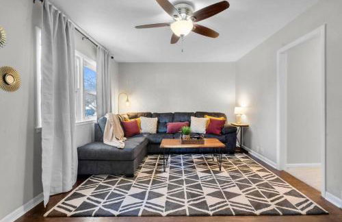 The Hideaway on Hazel- Luxury Smart Home w Hot Tub - Foto 8