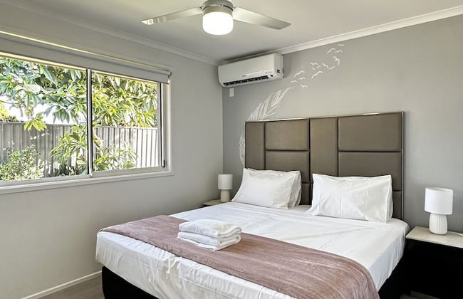 Tranquil Scape-Villa with Pool - Photo 5