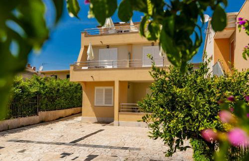 Apartments Mikulić - Photo 7