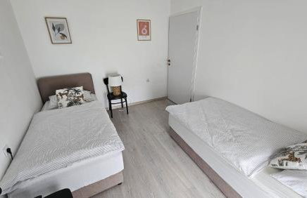 St Anthony's House with Parking - Foto 8