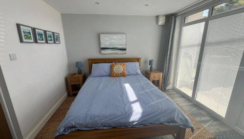 Entire guest suite in Four Mile Bridge, Rhoscolyn - Foto 3