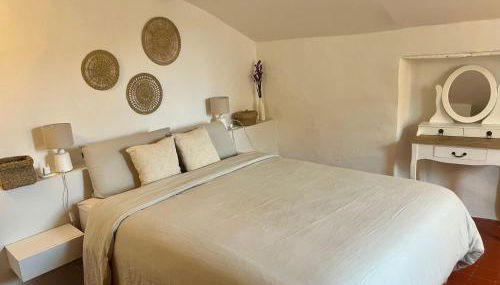 Charming & medieval village house completely renovated with great exterior and views - Foto 2