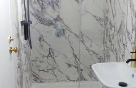 Luxury 1 Bedroom Duplex with Free Parking - Foto 38