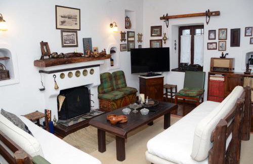 Giorgos' & Noula's Cottage in Desfina village- near Delphi - Foto 33