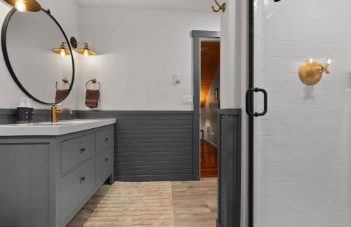 Whispering Pines - Cabin w hot tub - Foto 50