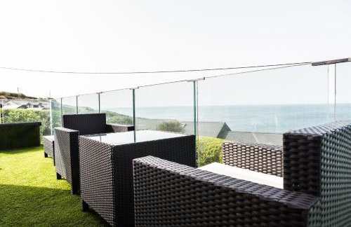 Bovisand Beach Area Chalet, 2-Bed Sea View with Gated Parking & BBQ - Photo 2