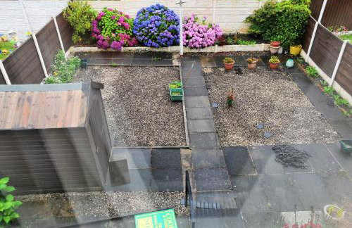 Spacious semi detached house - Photo 19