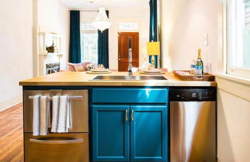 Elegant Renovated House With Relaxing Courtyard - Near FQ - Foto 11