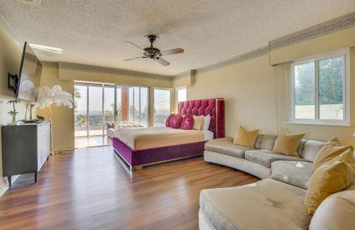 Stunning MCM Escape with Mtn Views in San Bernardino - Foto 14
