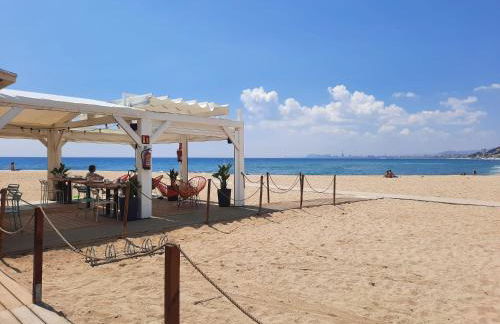 Apartment with pool near the beach and Barcelona by train - Photo 37