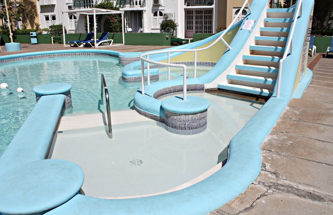 Private 2 Bedroom Beachfront Penthouse Condo Ocho Rios, Jamaica - Foto 21