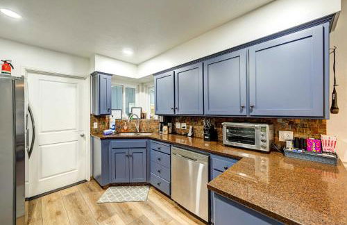 Walk to Dtwn! Dog-Friendly Oakhurst Gem with Yard - Foto 10