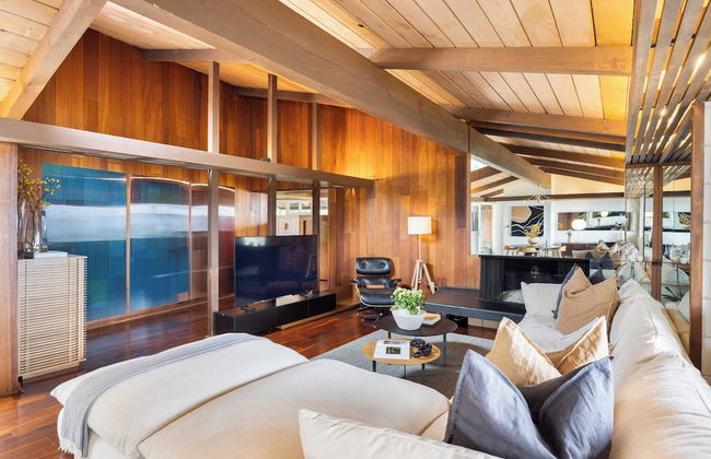 La Jolla Mid-century by Avantstay Private Pool, Outdoor Living + Ocean Views - Photo 6