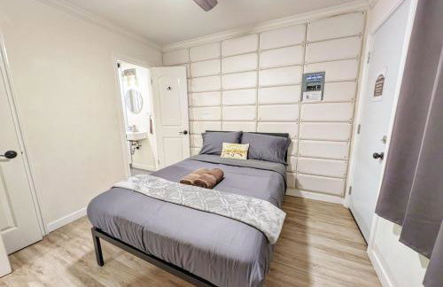 Cozy 2B1B Guest House with Private Entrance and Parking - Foto 18