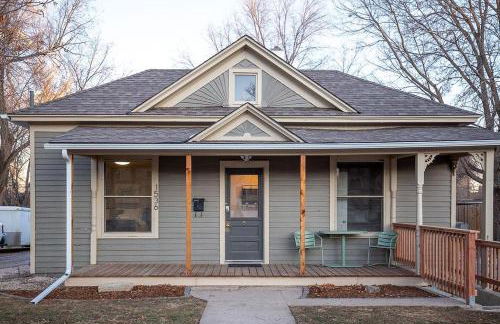 Couples Getaway | Walk to Unc | Free Cruiser Bikes - Foto 4