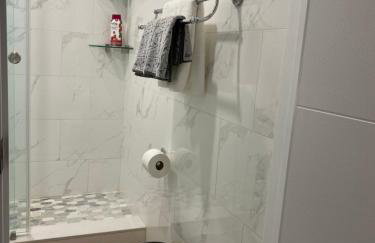 Beautiful House 7 min from Miami Airport w FREE parking - Photo 61